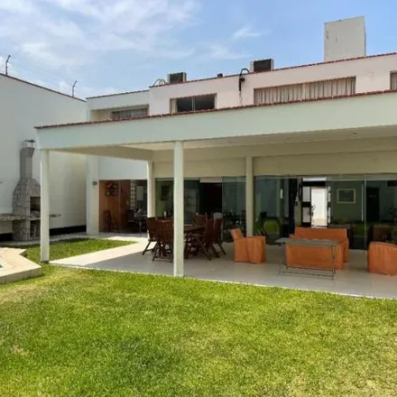 Buy this 4 bed house on Calle 4 in La Molina, Lima Metropolitan Area 15026