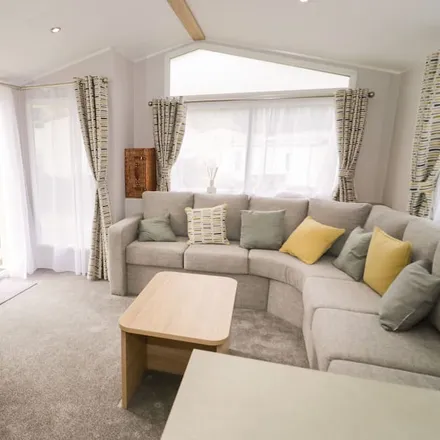 Rent this 3 bed townhouse on Penmaenmawr in LL34 6ER, United Kingdom
