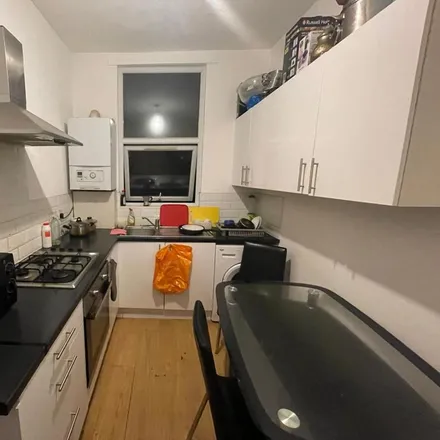 Rent this 1 bed room on New Park Road in London, SW2 4UL