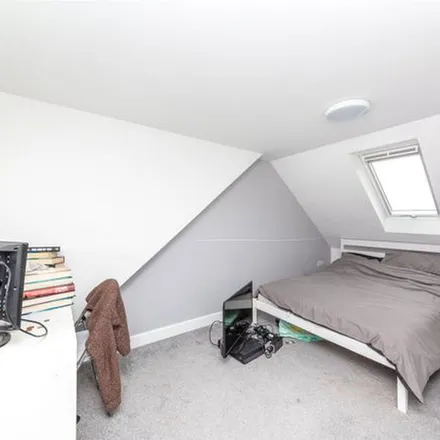 Rent this 6 bed duplex on Fernhurst Crescent in Brighton, BN1 8FD