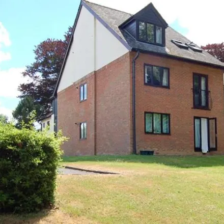 Rent this 2 bed room on Caunter Road in Speen, RG14 1QZ