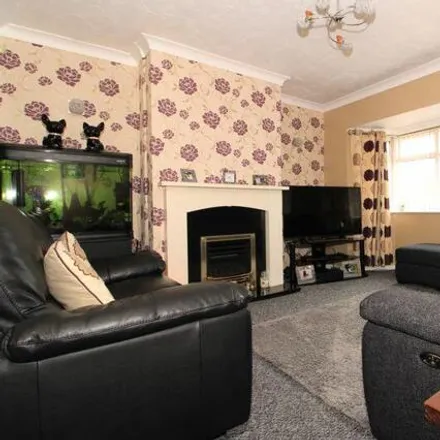Image 2 - Wolverhampton Road, Bloxwich, West Midlands, Ws3 4aq - Townhouse for sale