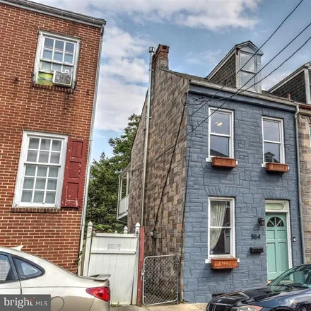 Rent this 2 bed townhouse on 504 Poplar Street in Lancaster, PA 17603