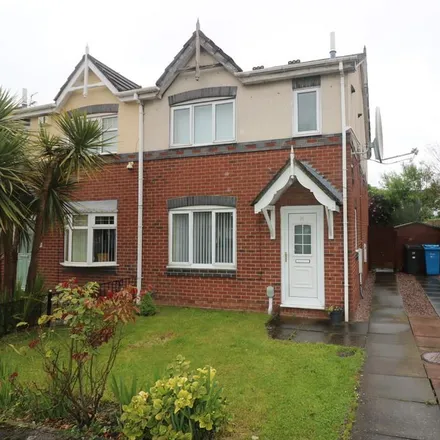 Rent this 3 bed duplex on Mariners Close in Hull, HU9 1QA