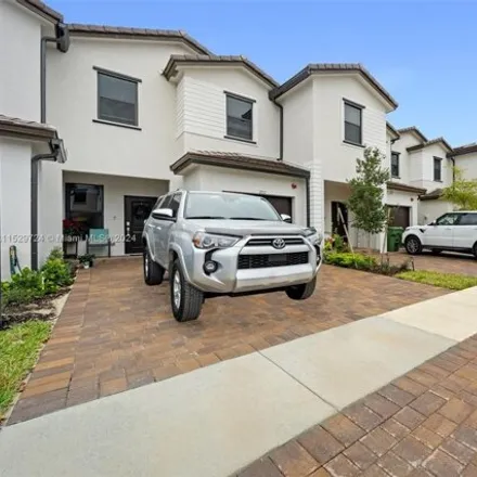 Image 1 - Emergency Vehicle Access Road, Pembroke Pines, FL 33082, USA - House for sale