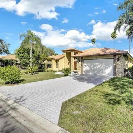 Image 3 - 685 Northwest 102nd Avenue, Coral Springs, FL 33071, USA - House for sale
