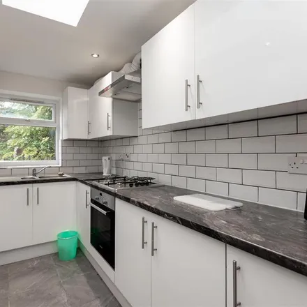 Rent this 5 bed house on 134 Raddlebarn Road in Selly Oak, B29 6HQ