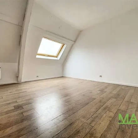 Rent this 2 bed apartment on Rue de la Station - Stationstraat 99 in 7700 Mouscron, Belgium