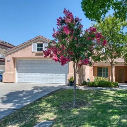 Buy this 3 bed house on 2292 E Houston Ave in Fresno, California