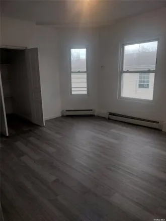 Image 7 - 1404 Dickens Street, New York, NY 11691, USA - House for sale