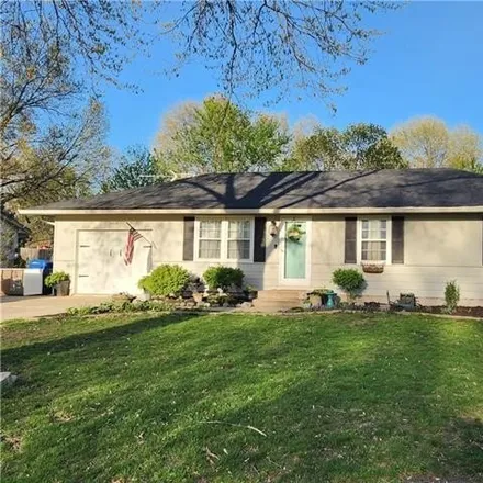 Image 1 - 831 South Mulberry Street, Louisburg, Miami County, KS 66053, USA - House for sale
