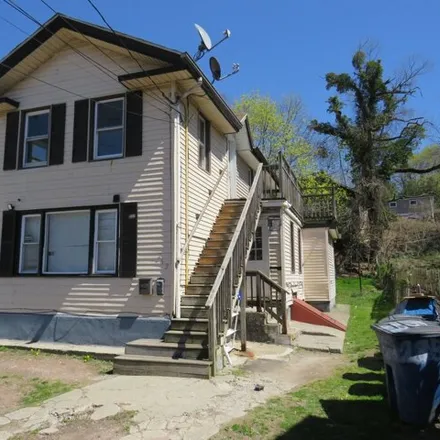 Buy this 4 bed house on 263 Quinnipiac Avenue in Fair Haven East, New Haven