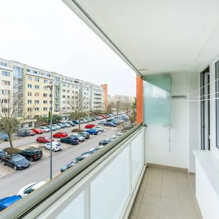 Rent this 3 bed apartment on Parkoviště Veronské náměstí in Veronské náměstí, 109 00 Prague