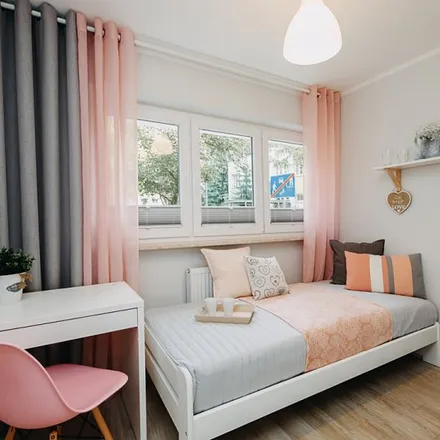 Rent this 5 bed room on Władysława Broniewskiego 95 in 01-876 Warsaw, Poland