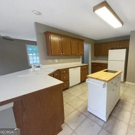 Image 2 - 3344 Summit Glen Drive, Snellville, GA 30052, USA - House for sale