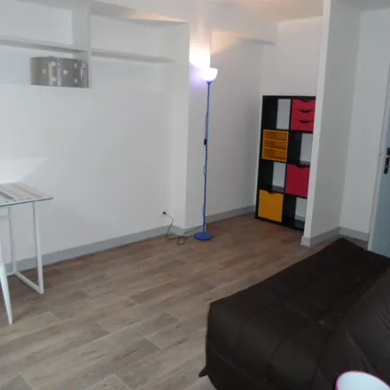 Rent this 1 bed apartment on 35 Rue Delaâge in 49051 Angers, France