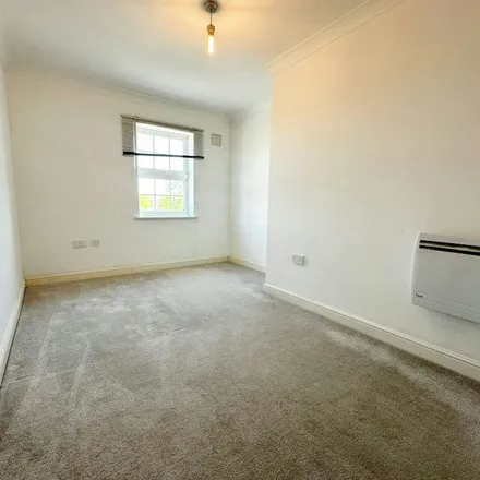 Image 5 - Dorchester Court, Osnaburgh Hill, Camberley, GU15 3JJ, United Kingdom - Apartment for rent