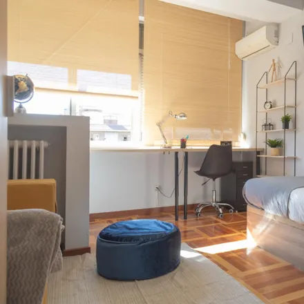 Rent this 4 bed room on Madrid in Calle de Cavanilles, 60