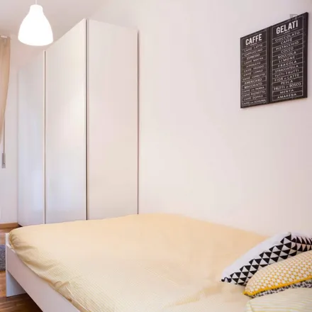 Rent this 3 bed room on Veneta Cucine in Viale Tibaldi, 20136 Milan MI