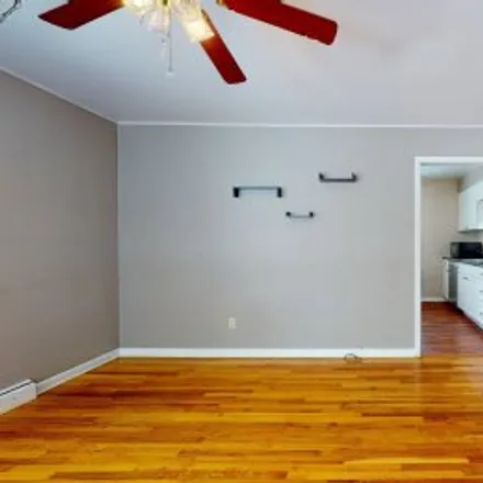 Buy this 3 bed apartment on 1322 Cherry Avenue in Hawthorne, Madison
