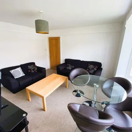 Rent this 1 bed apartment on 333 Cowley Road in Oxford, OX4 2BP