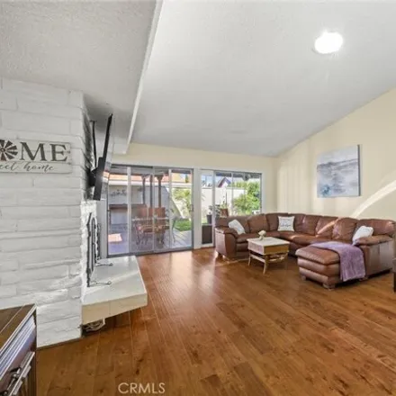 Image 6 - 6501 Ensign Avenue, Los Angeles, CA 91606, USA - House for sale