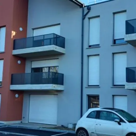 Rent this 4 bed apartment on 39 h Rue du Wetz in 62300 Lens, France