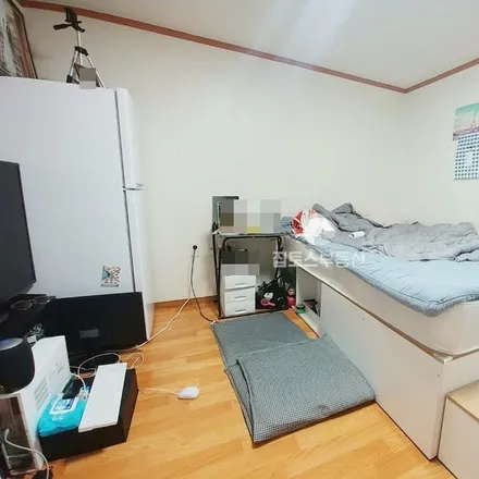 Rent this studio apartment on 서울특별시 송파구 삼전동 168