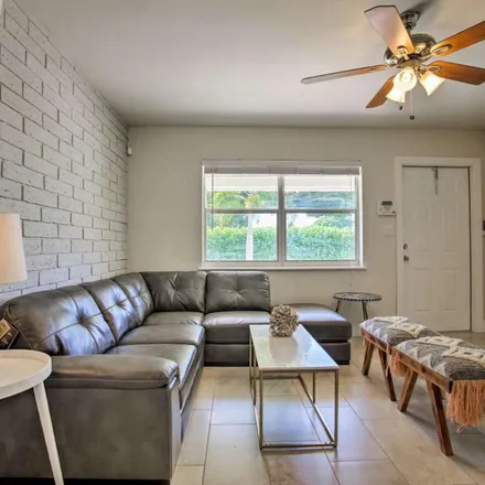 Image 7 - 250 Northeast 8th Street, Delray Beach, FL 33444, USA - Apartment for rent