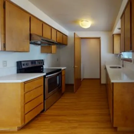 Buy this 3 bed apartment on 5727 Se 86Th Avenue