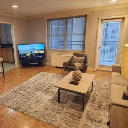 Buy this 1 bed condo on Max Lager's in 320 Peachtree Street Northeast, Atlanta