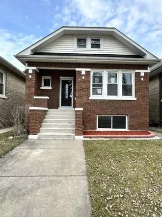 Buy this 4 bed house on 2261 Clinton Avenue in Berwyn, IL 60402