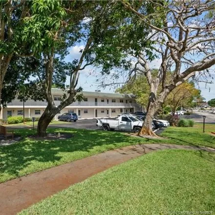 Buy this 2 bed condo on Southwest South Carolina Drive in Stuart, FL 34994