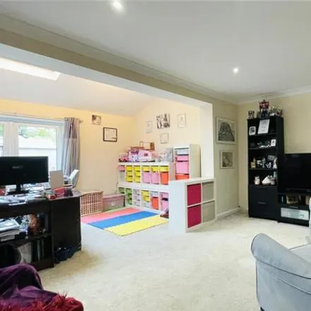 Image 4 - Tweed Close, Farnborough, GU14 9NF, United Kingdom - Duplex for sale