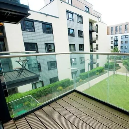 Image 5 - Park Vista Tower, 5 Cobblestone Square, St. George in the East, London, E1W 3AY, United Kingdom - Apartment for sale