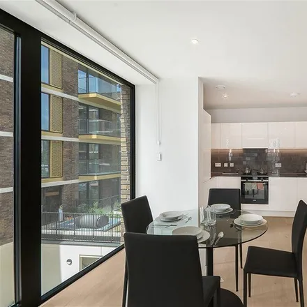 Image 3 - 40 Royal Crest Avenue, London, E16 2BA, United Kingdom - Apartment for rent