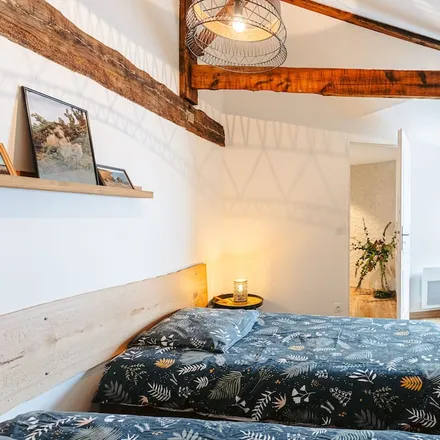 Rent this 2 bed house on Jard-sur-Mer in Rue du Maréchal Joffre, 85520 Jard-sur-Mer