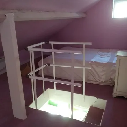 Rent this 2 bed apartment on 02300 Hauts-de-France
