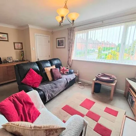 Image 7 - 22 Arnold Royd, Rastrick, HD6 3LB, United Kingdom - Duplex for sale