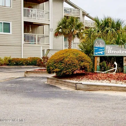 Buy this 1 bed condo on 1801 Canal Drive in Carolina Beach, NC 28428