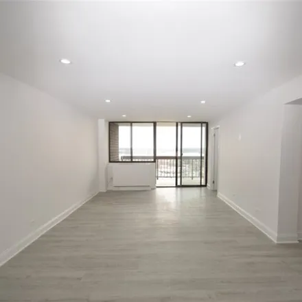 Image 6 - 209-40 23rd Avenue, New York, NY 11360, USA - Apartment for rent