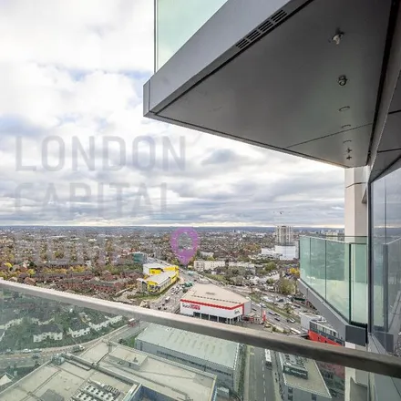 Image 1 - Cumberland Road, London, W3 6EY, United Kingdom - Apartment for rent