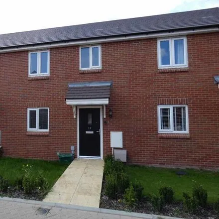 Buy this 3 bed townhouse on unnamed road in Tewkesbury, GL3 4XZ