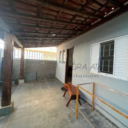 Buy this 4 bed house on Avenida Cruzilia in Vale dos Ipês, Varginha - MG