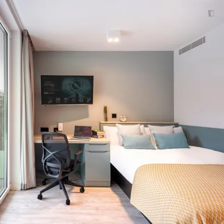 Rent this 4studio apartment on Avinguda d'Esplugues in 08001 Barcelona, Spain