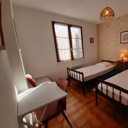 Rent this 3 bed house on 17410 Saint-Martin-de-Ré