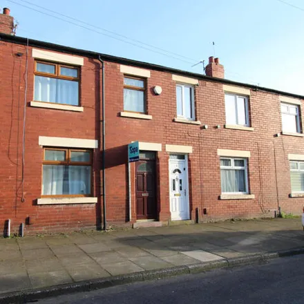 Buy this 3 bed townhouse on Denville Road in Preston, PR1 5XU
