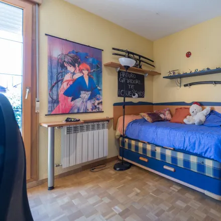 Rent this 5 bed room on Avenida de Europa in 28905 Getafe, Spain