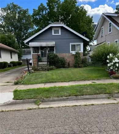 Buy this 2 bed house on 844 Wyley Avenue in Akron, OH 44306