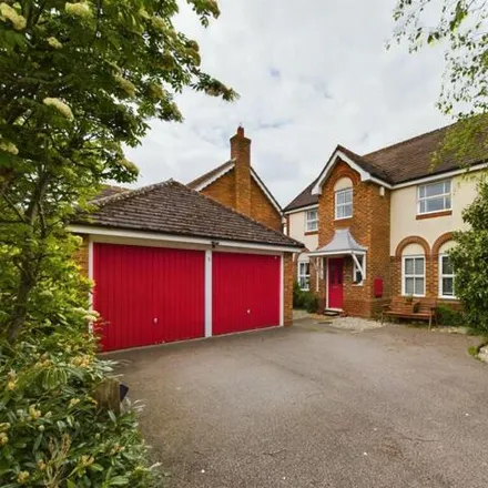 Buy this 4 bed house on unnamed road in Buckinghamshire, HP19 0UB